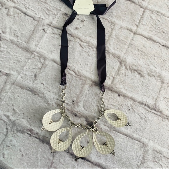 RADIANT Necklace - Picture 2 of 7